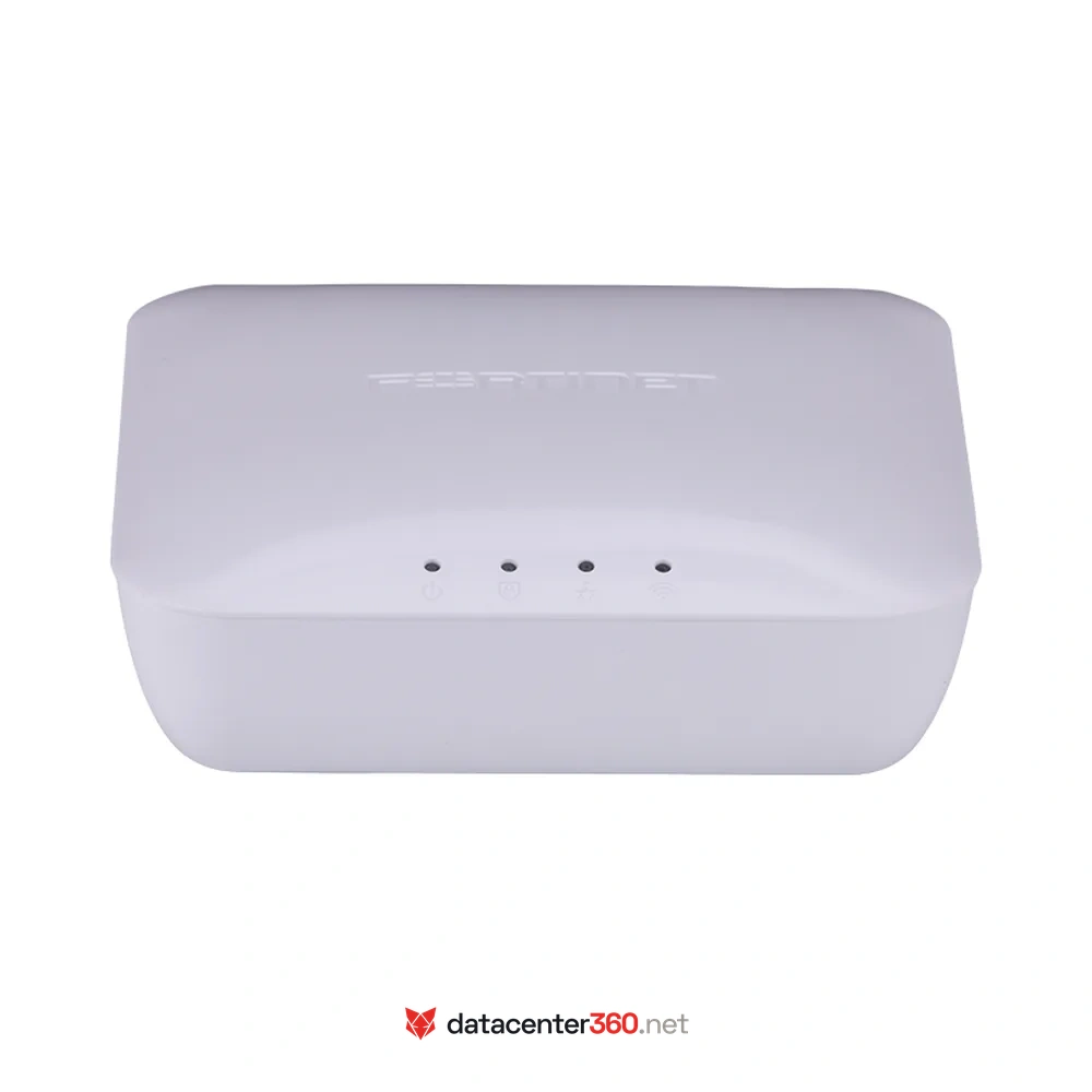 Vista de puertos del FortiAP 221K: uplink Multigigabit 2.5 GE y consola RJ45