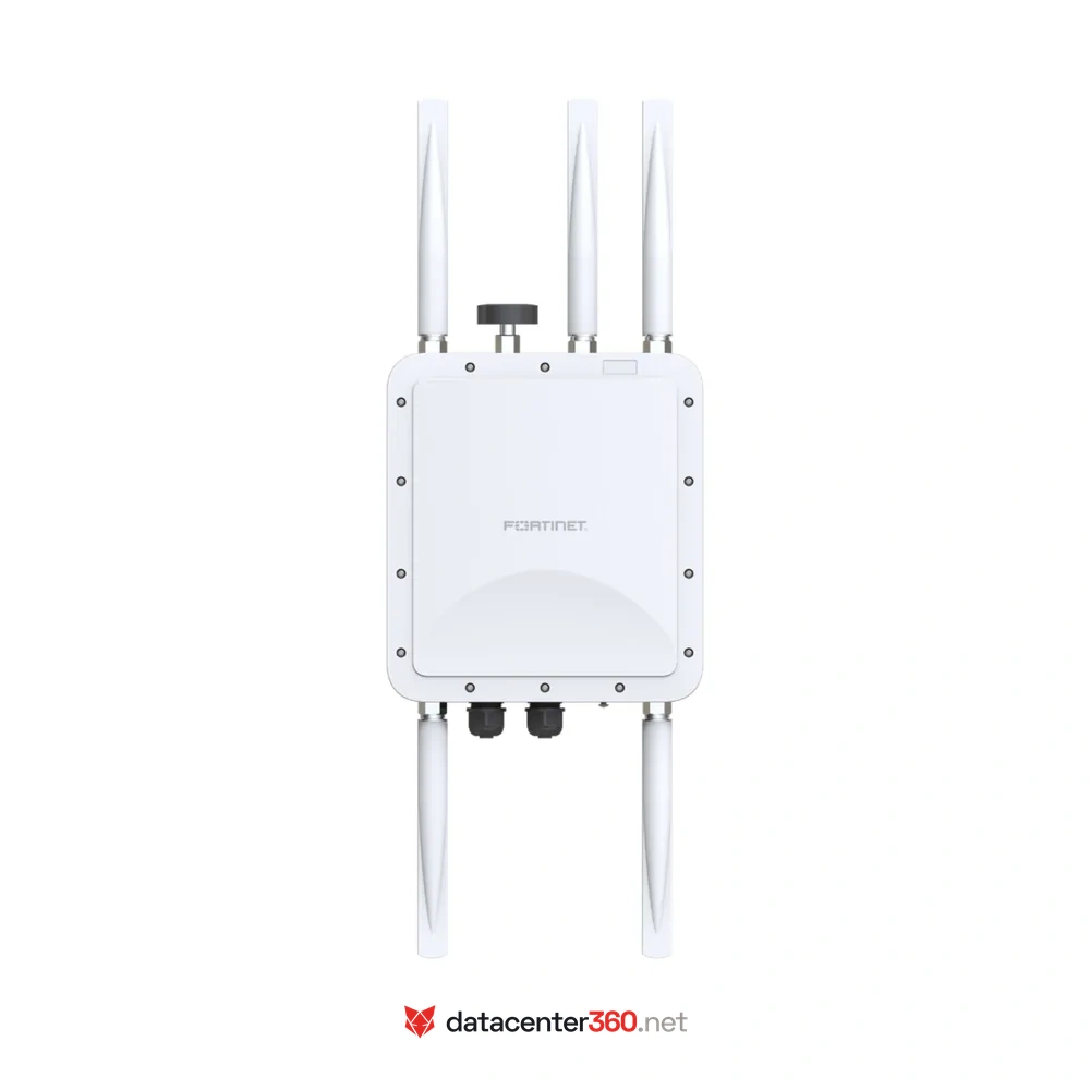 Vista del FortiAP 222KL: cinco antenas externas, puerto RJ45 Multigigabit de 2.5 GE, puerto 1 GE con salida PoE y consola RS-232