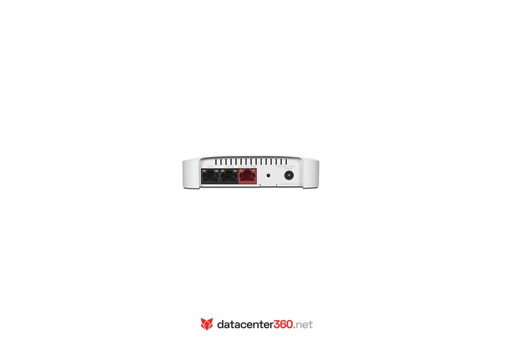 Vista de puertos del FortiAP 23JF: cuatro puertos Gigabit con PoE PD y PSE, pass-through RJ45 y consola RS-232