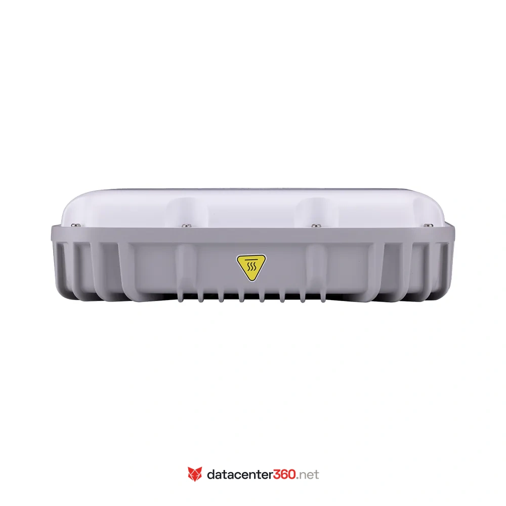 Vista lateral del FortiAP 244K: puerto SFP+ de 10G, RJ45 Multigigabit de 5 GE y consola RS-232