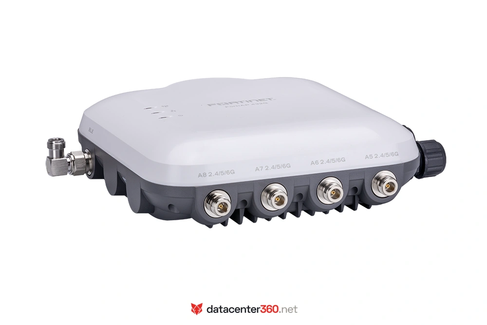 Vista del FortiAP 432G: conectores N-Type para antenas externas, puerto 10 GE, puerto Gigabit con PSE y consola RS-232