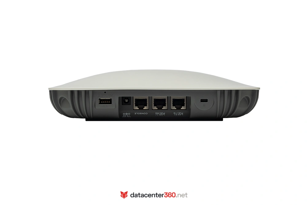 Vista de puertos del FortiAP 831F: puerto Multigigabit 5 GE, puerto Gigabit para diversidad PoE, USB 3.0 y consola RJ45
