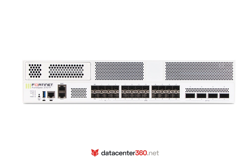 Vista posterior del FortiGate 3701F con puertos QSFP-DD y SFP56